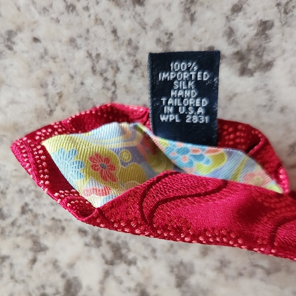 Ted Baker London 100% Imported Silk red paisley tie - Picture 6 of 6